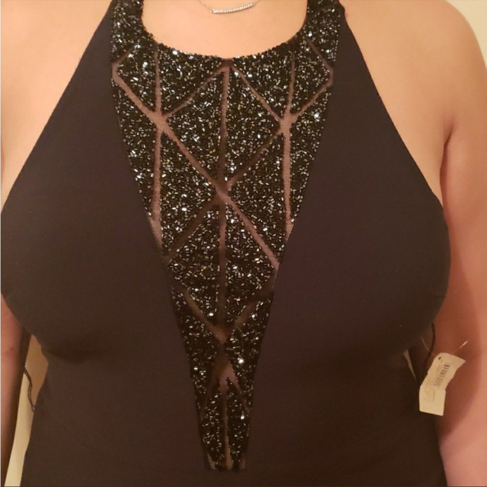 Size 14 Halter Style Black Classy Evening Gown - Picture 3 of 11